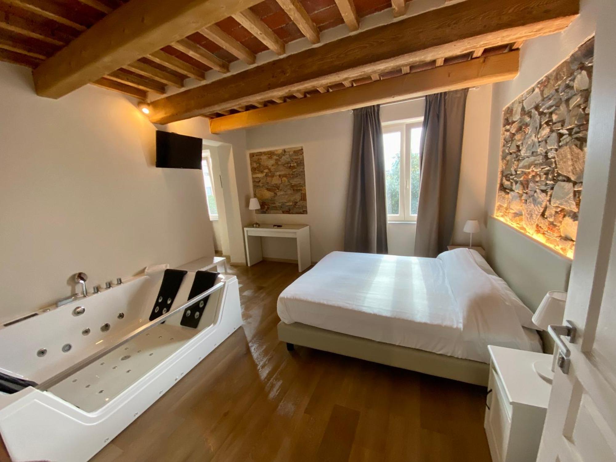 لوكا Il Tiglio Jacuzzi&Sauna المظهر الخارجي الصورة